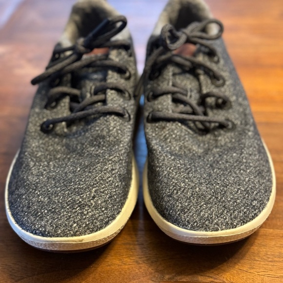 Like New Men’s Allbirds Wool Runner Mizzles - Picture 2 of 10